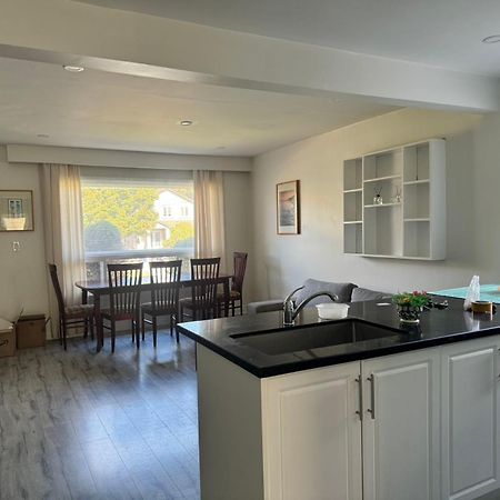 Ensuite Queen Room Sunshine & Convenience Near Finch Station Торонто Экстерьер фото
