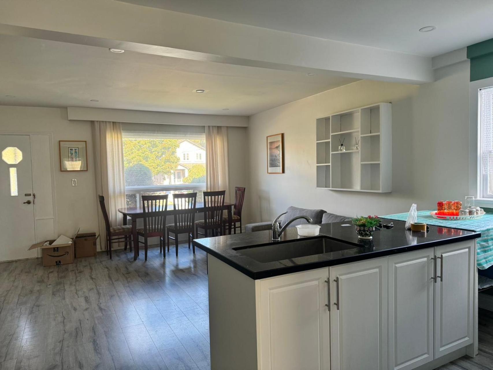 Ensuite Queen Room Sunshine & Convenience Near Finch Station Торонто Экстерьер фото